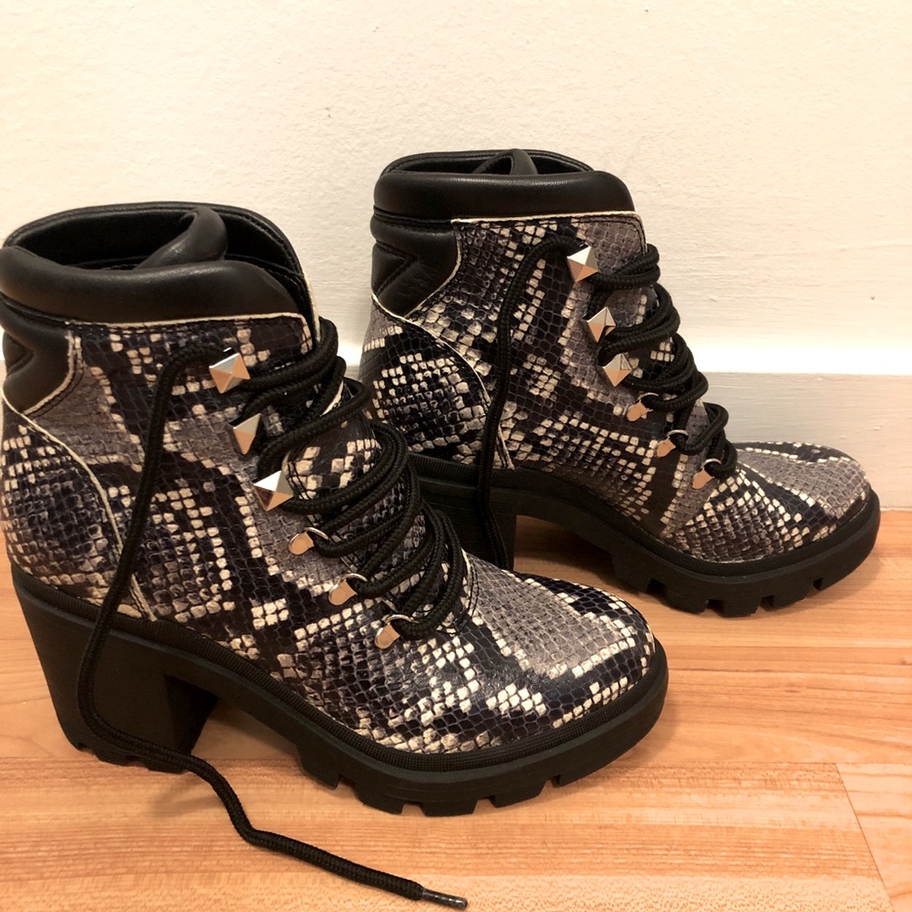 Marc Fisher Lug Boots Kini 2 Snakeskin Size 6.5